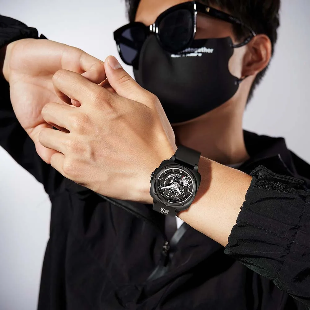 أزياء الرجال الرياضة ووتش حزام السيليكون ساعات كوارتز عالية الجودة للماء مضيئة عارضة الميكانيكية نمط العصرية الرجال الهدايا