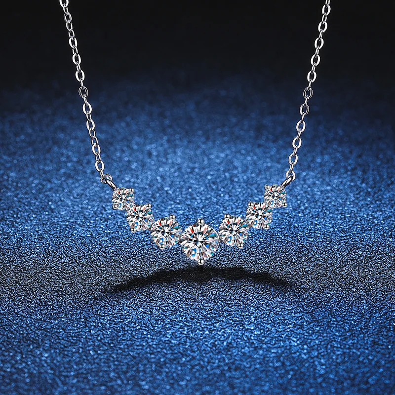 

Moissanite Smile Pendant 18K Gold Set with Diamonds 1.7carat Platinum D-Color Moissanite Necklace PT950 Imprint