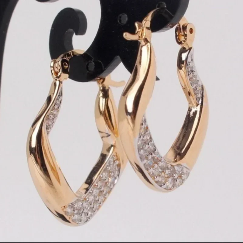 Delysia King Women Trendy Geometric Pendant Earrings Fashion Elegant and Simple Crystal Inlaid Ear Clip