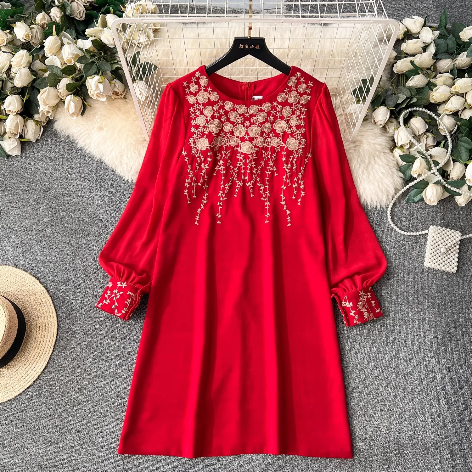 

New French High Quality Spring Red Embroidery Flower Mini Dress Luxury Women Round Collar Lantern Sleeve Loose A Line Vestidos