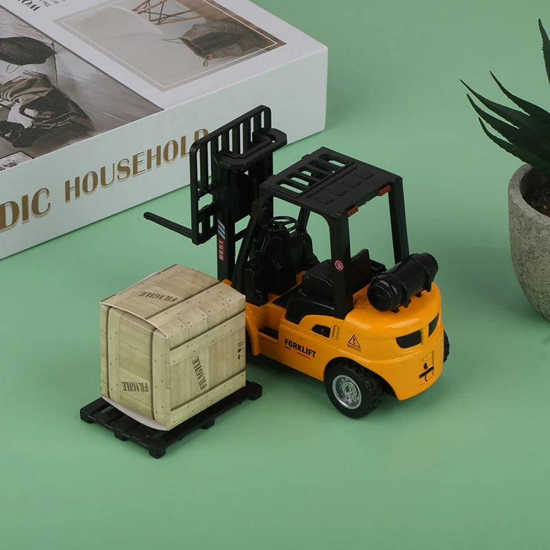 

Alloy Die-Cast Construction Forklift Toy Friction Cargo Pallet Interactive Gift