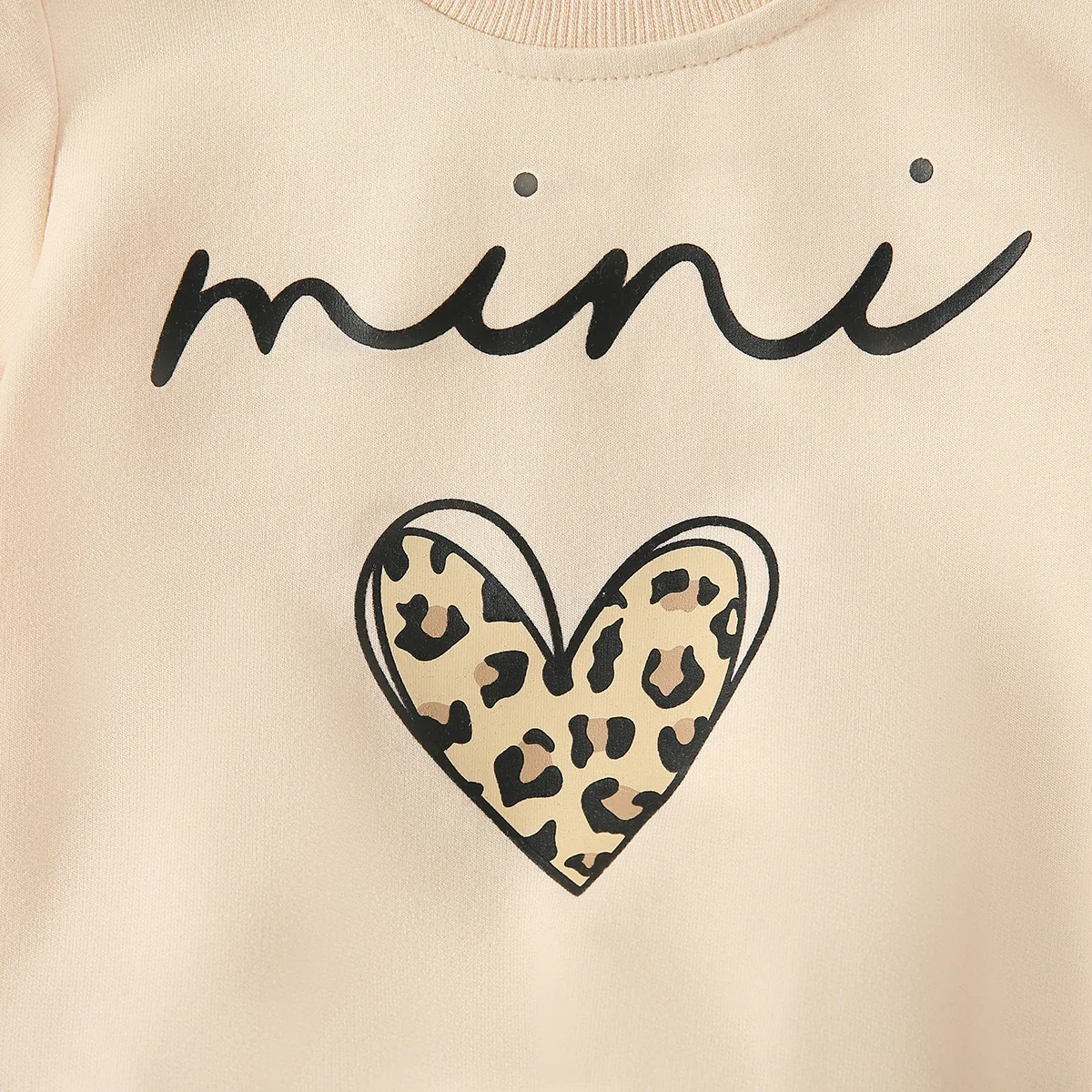 PatPat Baby Boy/Girl Letters & Heart Print Long-sleeve Sweatshirt Soft Comfortable  Perfect for Outings Daily Wear Basic Style