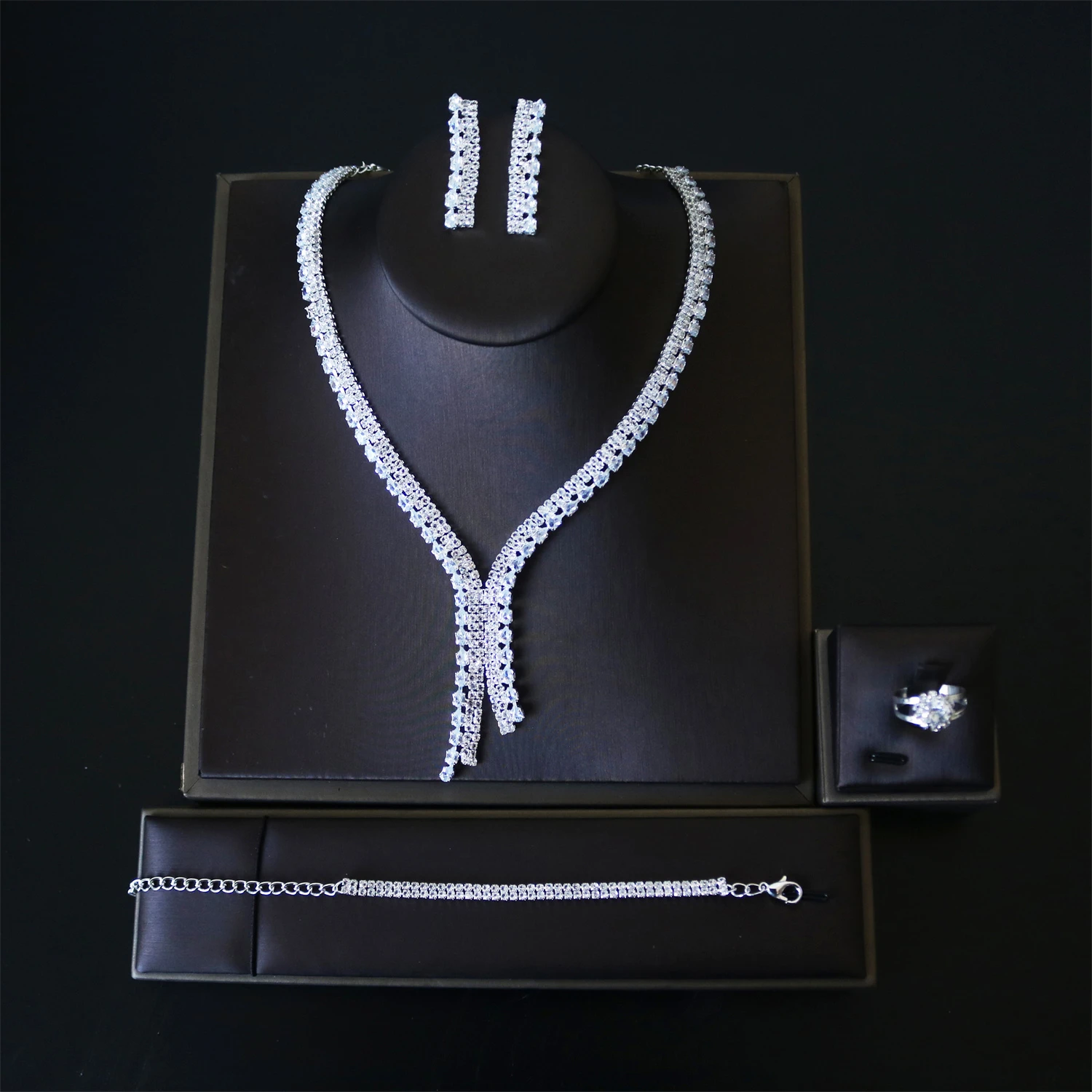 4ps Fashionable Sparkling Zircon Rhinestone Necklace Jewelry Set Luxury Party Versatile Four Piece Jewelry Accessories