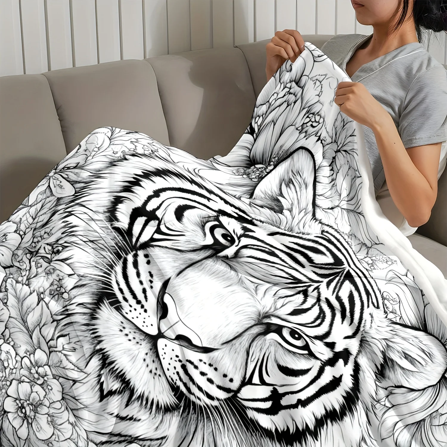 

Tiger Floral Coloring Flannel Blanket - Asian-Inspired Intricate Print, Soft All-Season Bedspread for Sofa/Bed/Travel