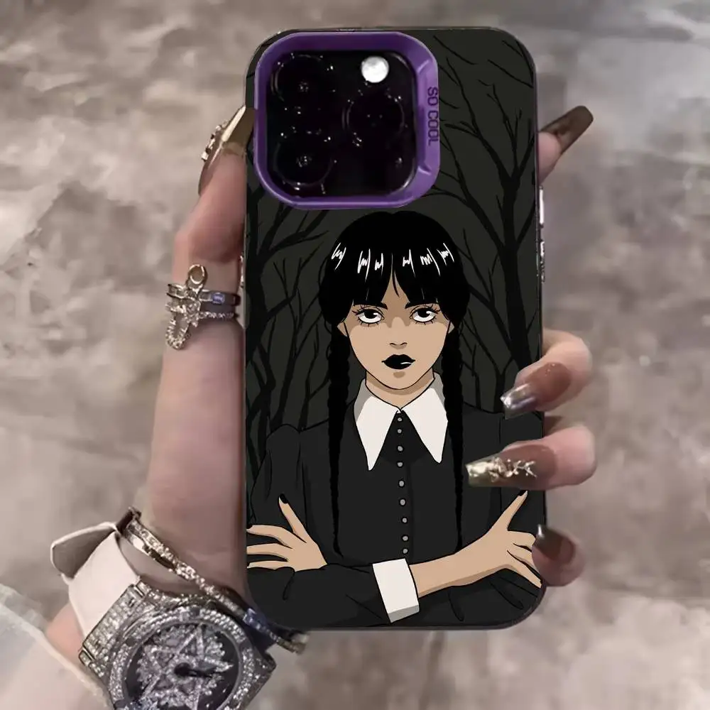 الأربعاء Addams حافظة هاتف سوداء IMD حافظة هاتف آيفون 16 15 14 13 12 11 برو ماكس بلس غطاء فضي اللون