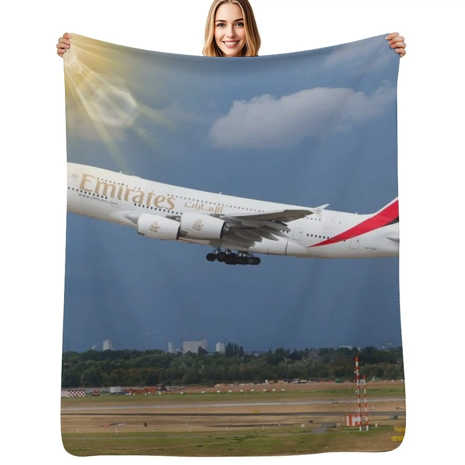 Emirates airplane Throw Blanket Ultra Plush Cozy Blanket for Napping Sleeping
