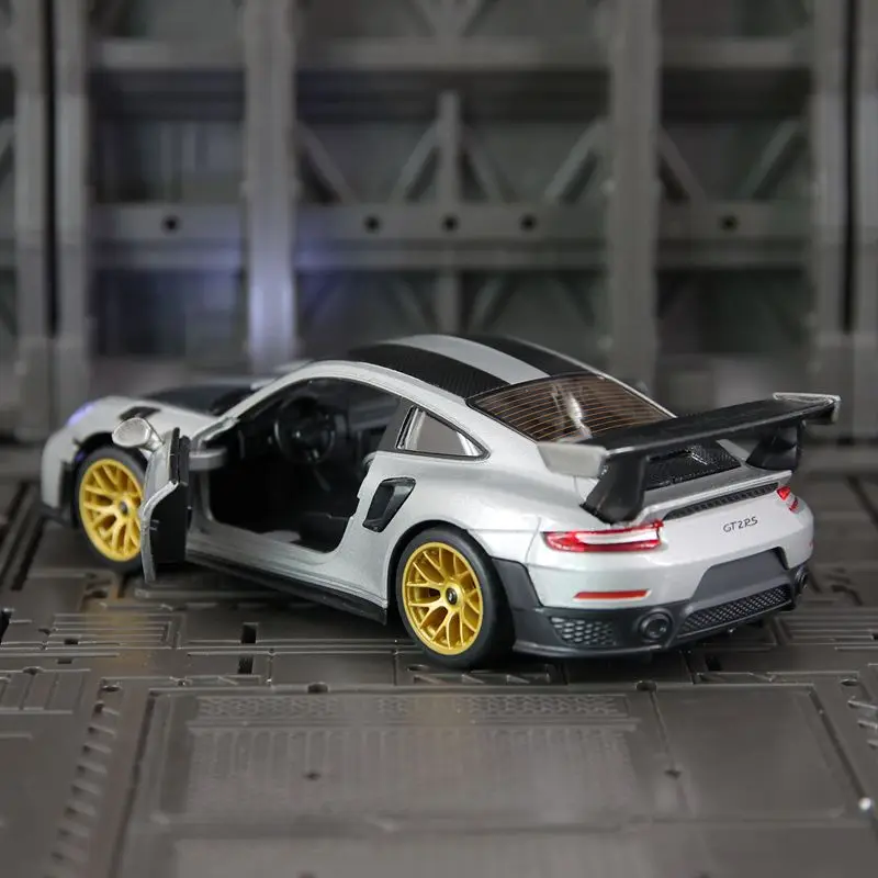 1:32 Porsche 911 GT2 RS legering model auto ornamenten akoestisch-optische pull back kan open worden gegeven als verjaardagscadeau aan vrienden