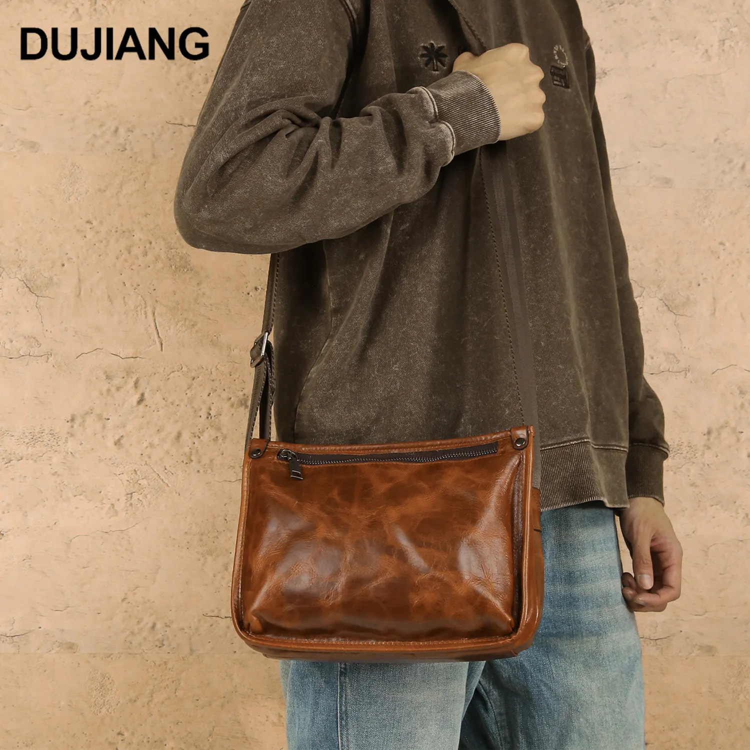 Men's genuine leather horizontal square crossbody bag large commuting pocket large capacity, high-end travel single-shoulder bag