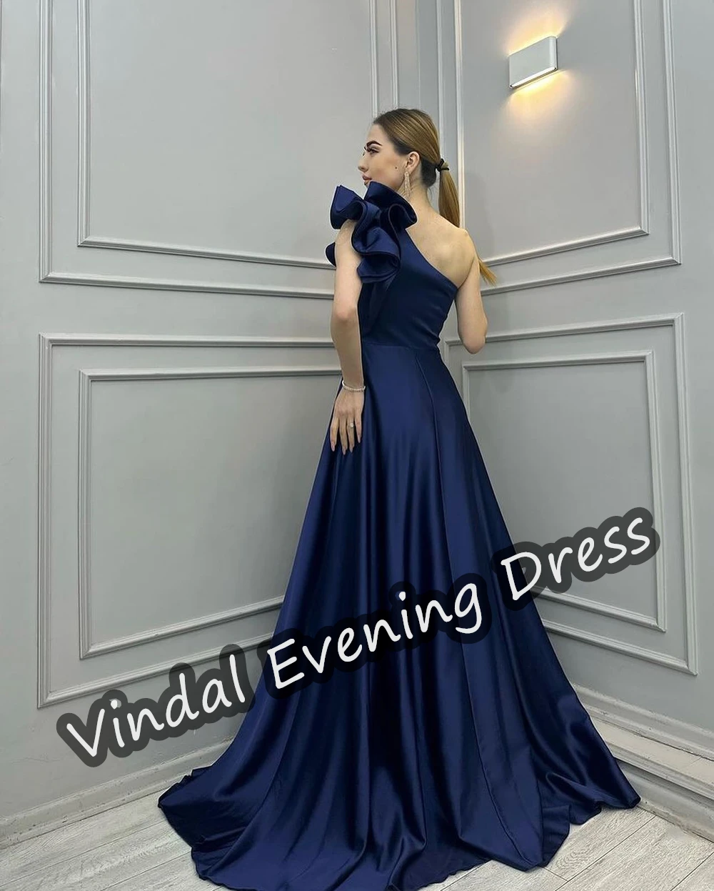 Vindal One Shoulder Abendkleid boden lang A-Linie elegante eingebaute BH Satin sexy Saudi-Arabien kurze Ärmel für Frau 2024