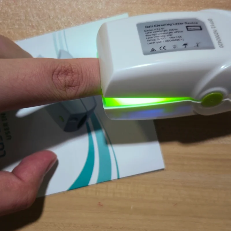 Urządzenie LED do leczenia grzybicy paznokci, laser do czyszczenia onychomikozy, ładowanie USB, światło podczerwone 905nm, światło niebieskie 470nm, salon paznokci