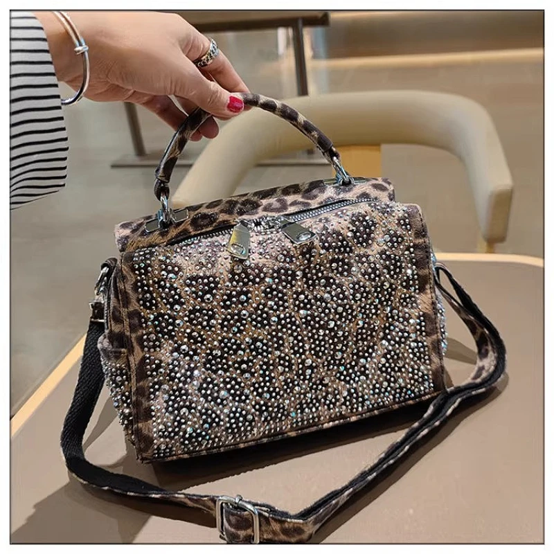 

Leather Handbag Women's Bag 2025 New Casual Large-capacity Shoulder Bag Leopard Shoulder Pillow Ita Boston Handbags