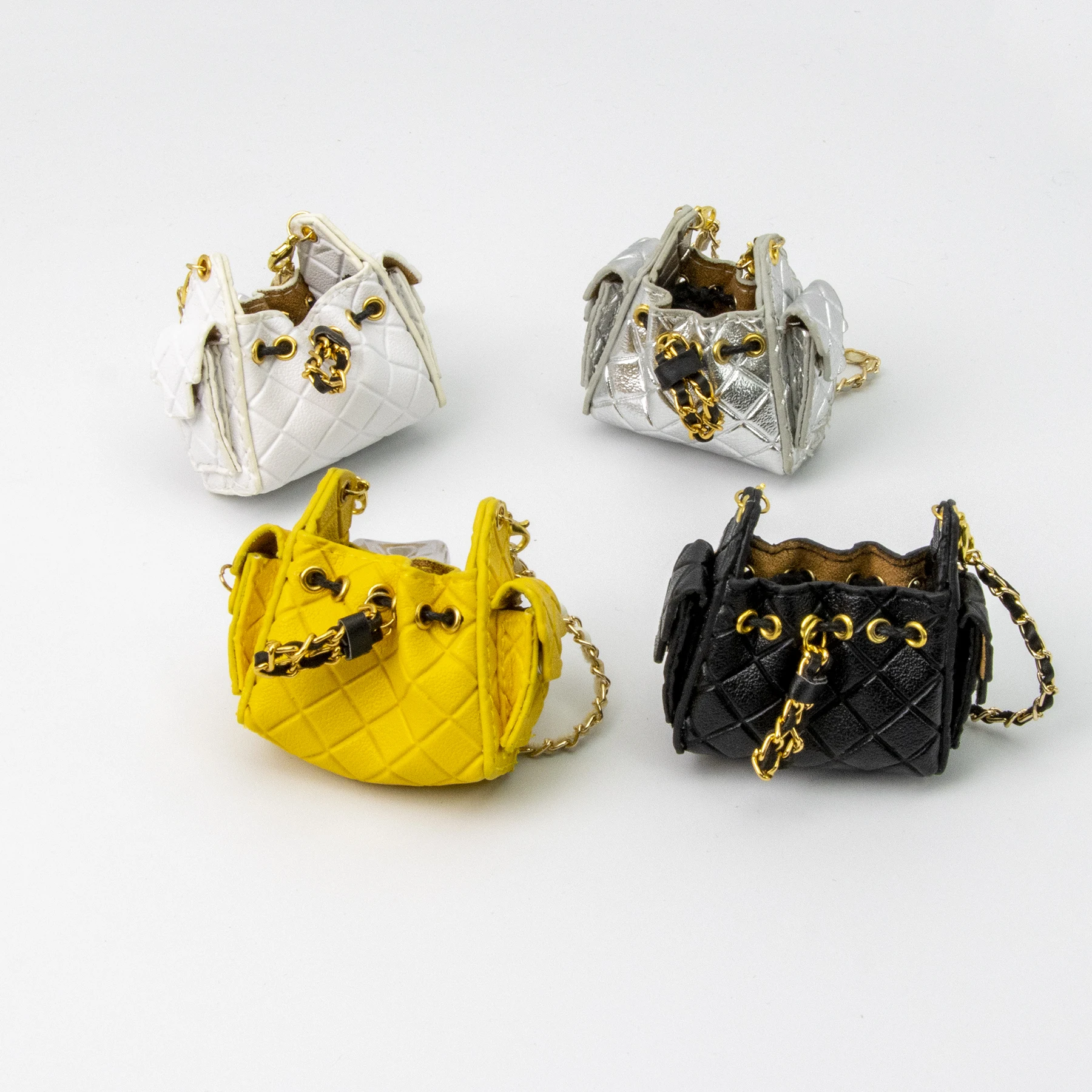 กระเป๋าถือแบบมีสายรูดลายควิลท์ - Chain Crossbody Quilted บทวิจารณ์และราคา