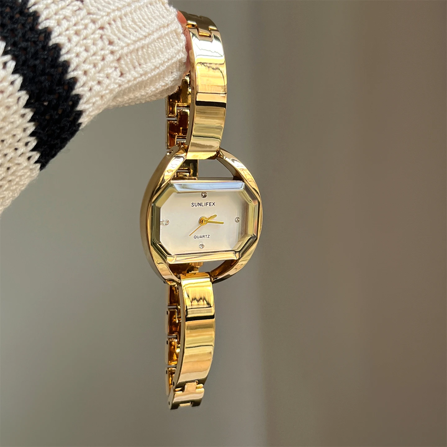 

New women's Korean rectangular watch women's light luxury versatile design temperament wrist watch elegant women's watch