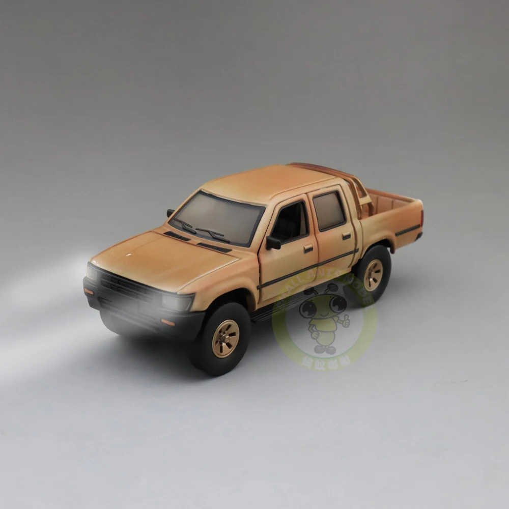 New 1:32 HiLux Carrying Machine Guns Alloy Model Car Toy Diecasts Metal Casting Sound and Light Car Toys For Children Vehicle