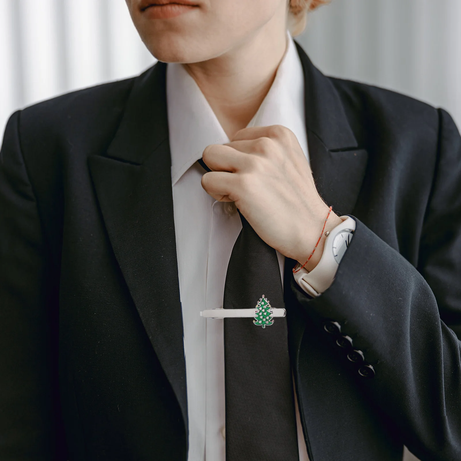 

Christmas Tree Tie Clip Elegant Snowflake Secure Attachment Reusable Alloy Birthday Present Husband Wedding