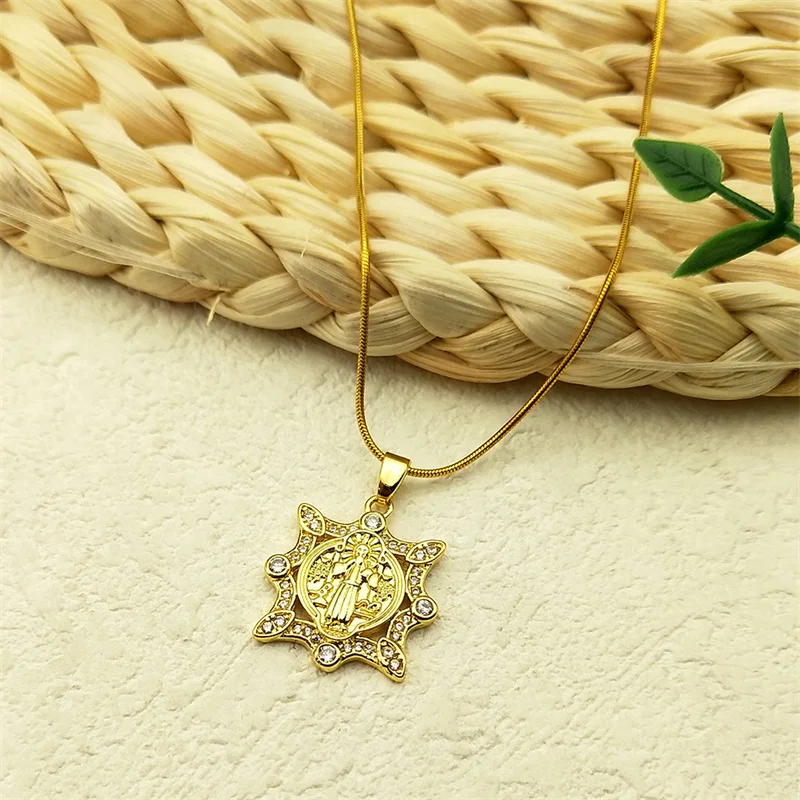 

Saint Benedict Medallion Rhinestones Pendant Necklace for Men Women Stainless Steel Gold Color Chain Choker Jewelry San Benito