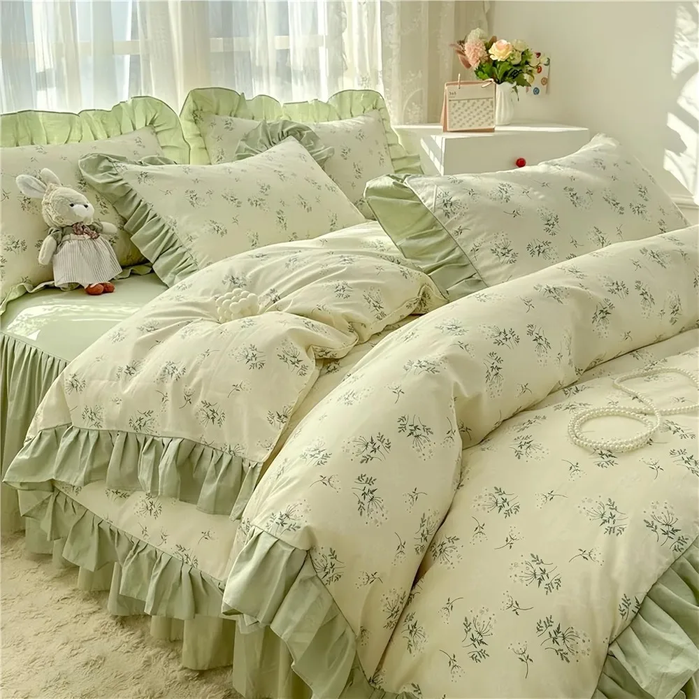 

Queen Size Cotton Duvet Cover Set with Ruffle Design and Zipper Closure