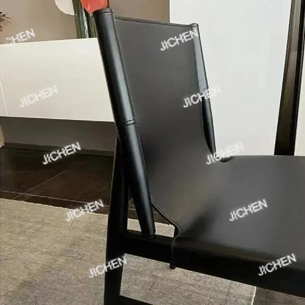 كرسي طعام مصنوع من الجلد ذو سرج إيطالي مصمم من الخشب البسيط كرسي طعام فاخر من الخشب الصلب أثاث منزلي من Sedie WKDC #4