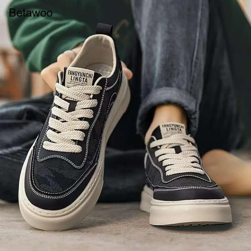 Women's Retro Stitched Platform Skate Sneakers Lace-Up Low Top Casual Walking Streetwear Shoes