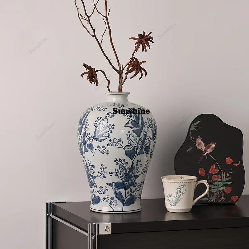 Retro Jingdezhen blue and white porcelain vase ornaments, flower arrangements for the entrance hall, living room and study  FT