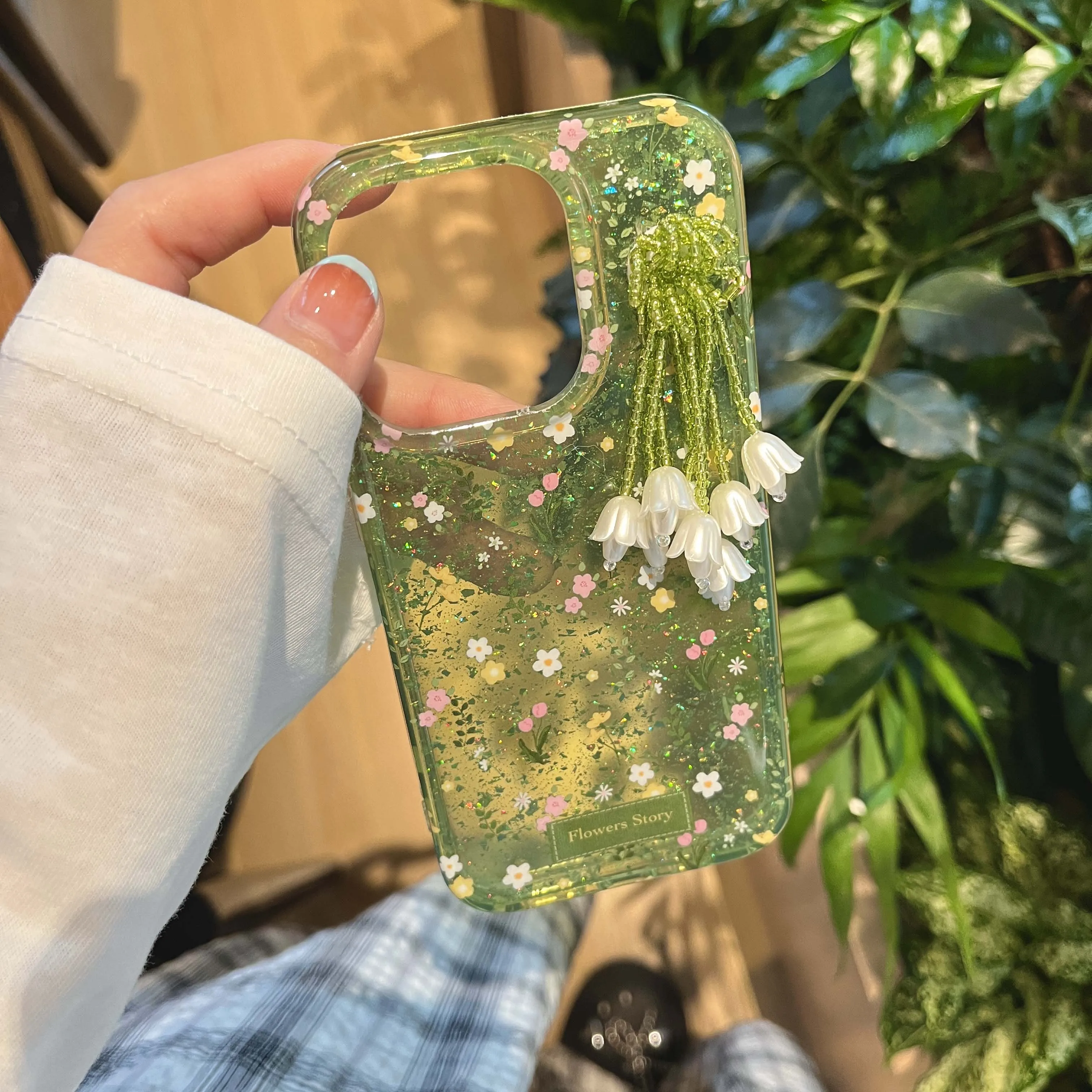 Ins tassel flower pendant green glitter shiny phone case for iphone 13 14 pro max 15 16 promax cool back cover view 6