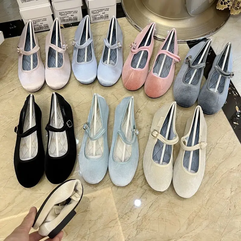 Velvet Elegant Shoes for Women Mary Janes Buckle Strap Soft Ballet Flats Designer Shoes Spring Autumn Ladies Athletic Shoe 2023