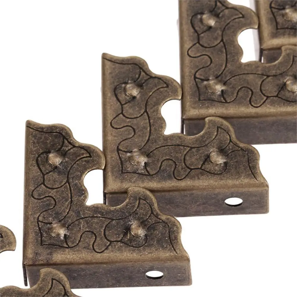 Antike Schmuckschatulle, Holzkiste, dekorative Eckwinkel, Eckfuß, Eckenschutz für Möbel