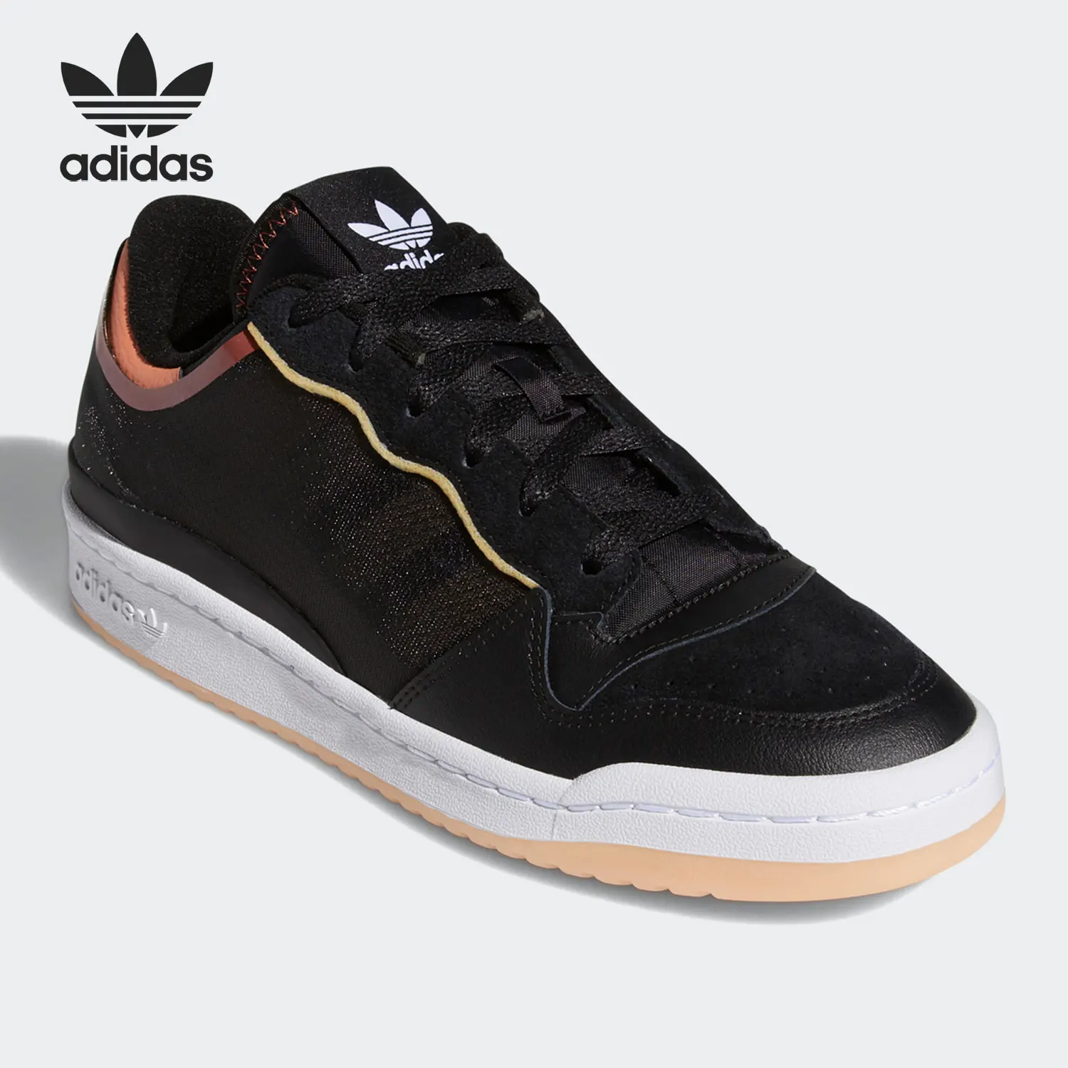 حذاء كاجوال رياضي كاجوال موسمي جديد للجنسين من Adidas FY4966