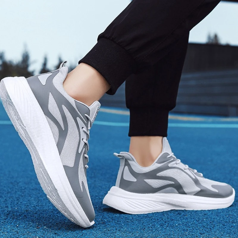 

Men's Summer Running Shoes with Multi-color Mesh Breathable Fly-woven Lightweight Low-top Round-toe Sports Running Shoes