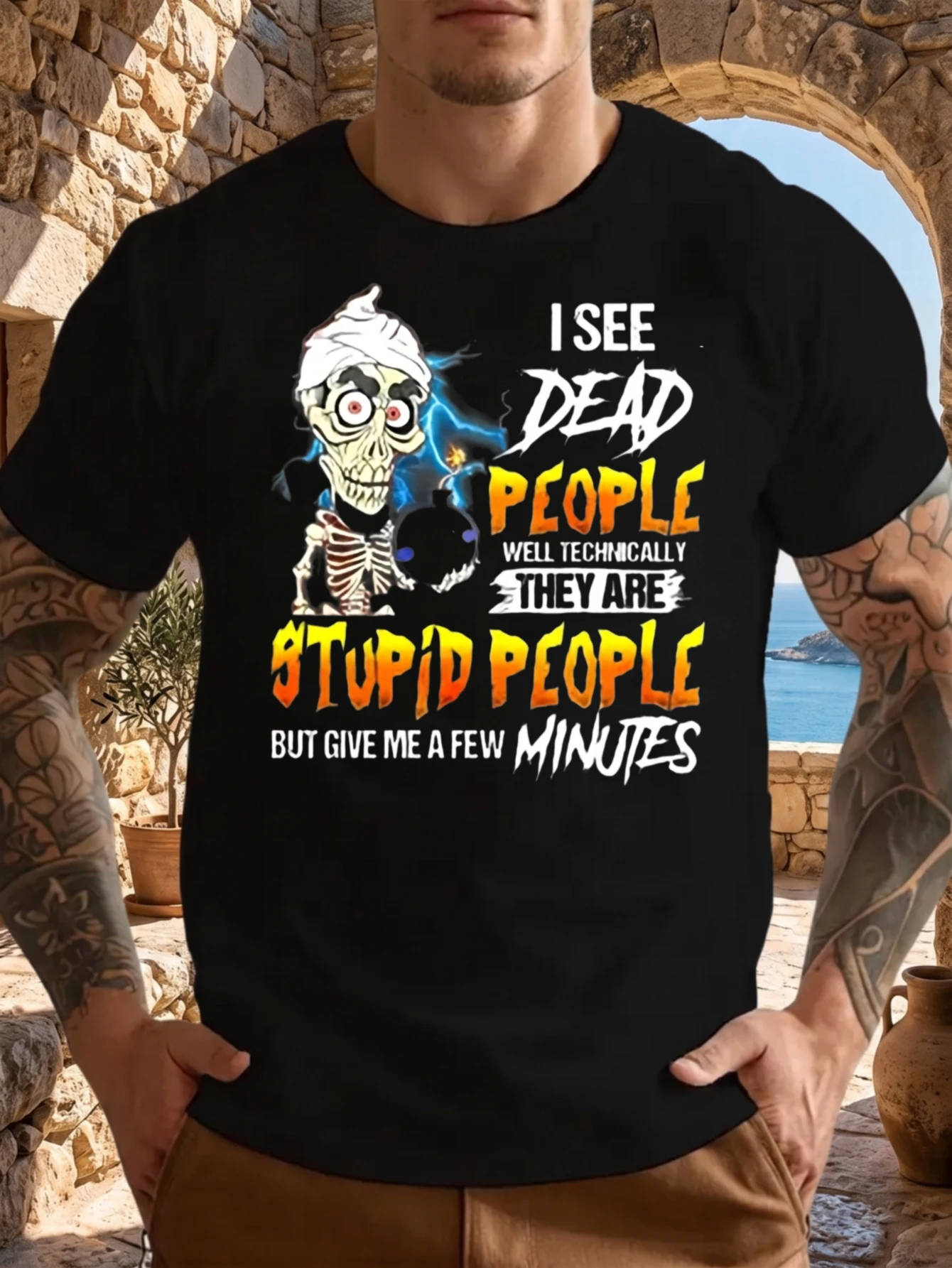 1 pièce, 100% coton, unisexe pour hommes et femmes, T-shirt à manches courtes et col rond avec impression "Je vois des morts, enfin techniquement, ce sont des gens stupides, mais donnez-moi quelques minutes", grande taille, confortable, vêtement décontracté, lavable en machine.
