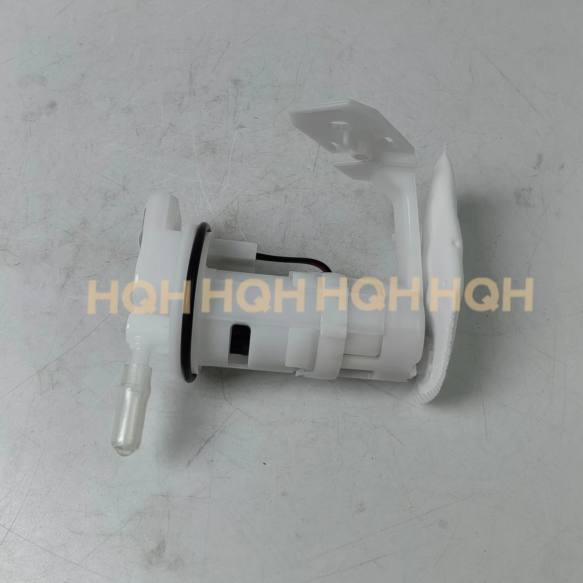 

HQH Fuel Pump Fuel Pump Assembly For Piaggio 125 Vespa VX VXL SXL APRILIA SXR 50 1D002701 1D00-2701