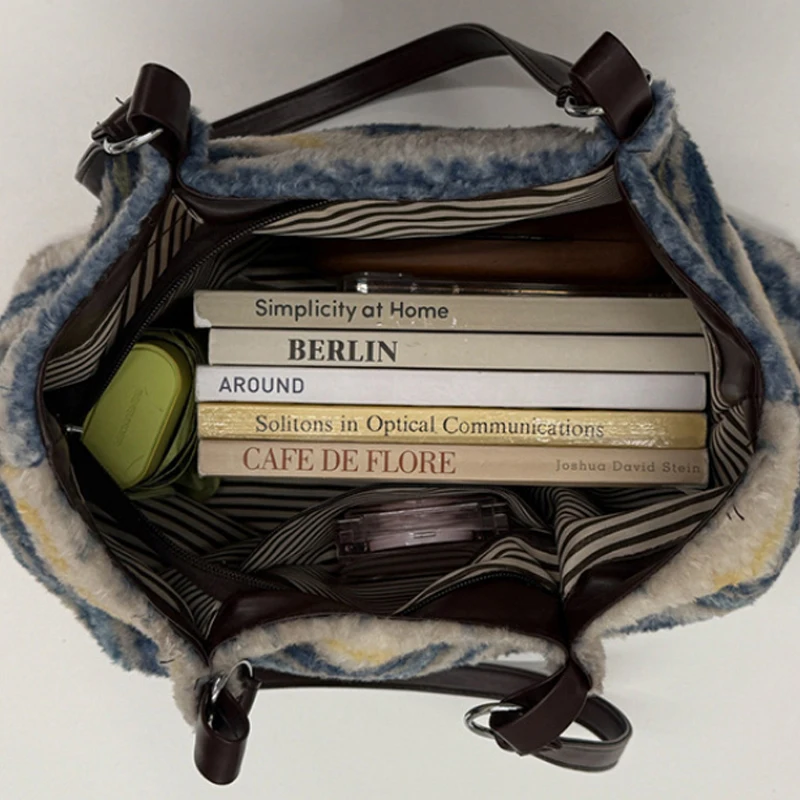 Farbblock-gestreifte Plüsch-Umhängetasche, schicke Damenhandtasche, geräumige Vintage-Arbeitstasche, vielseitige elegante Tragetasche – Detail 4