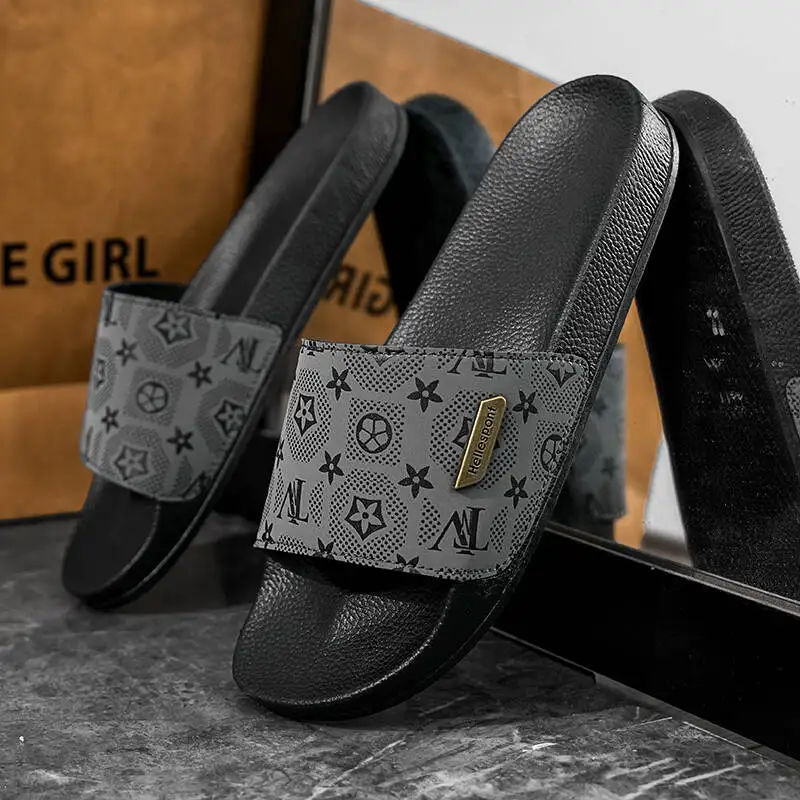 

Slippers Men Women Comfortable Slipper Beach Breathable Slipper Anti-slip Casual Bedroom Slides Non-slip Slides Family Code36-48