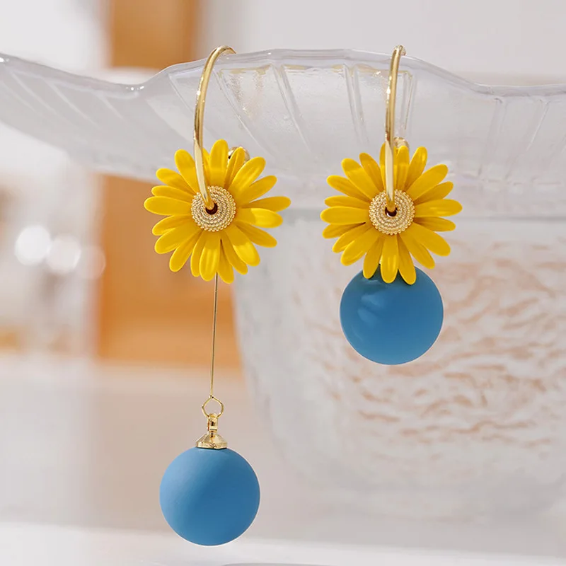 2022 New Trend Spring Summer Colorful Ball Flower Asymmetric Daisy Hoop Earrings For Women Jewelry Elegant Fashion Bohemian Long