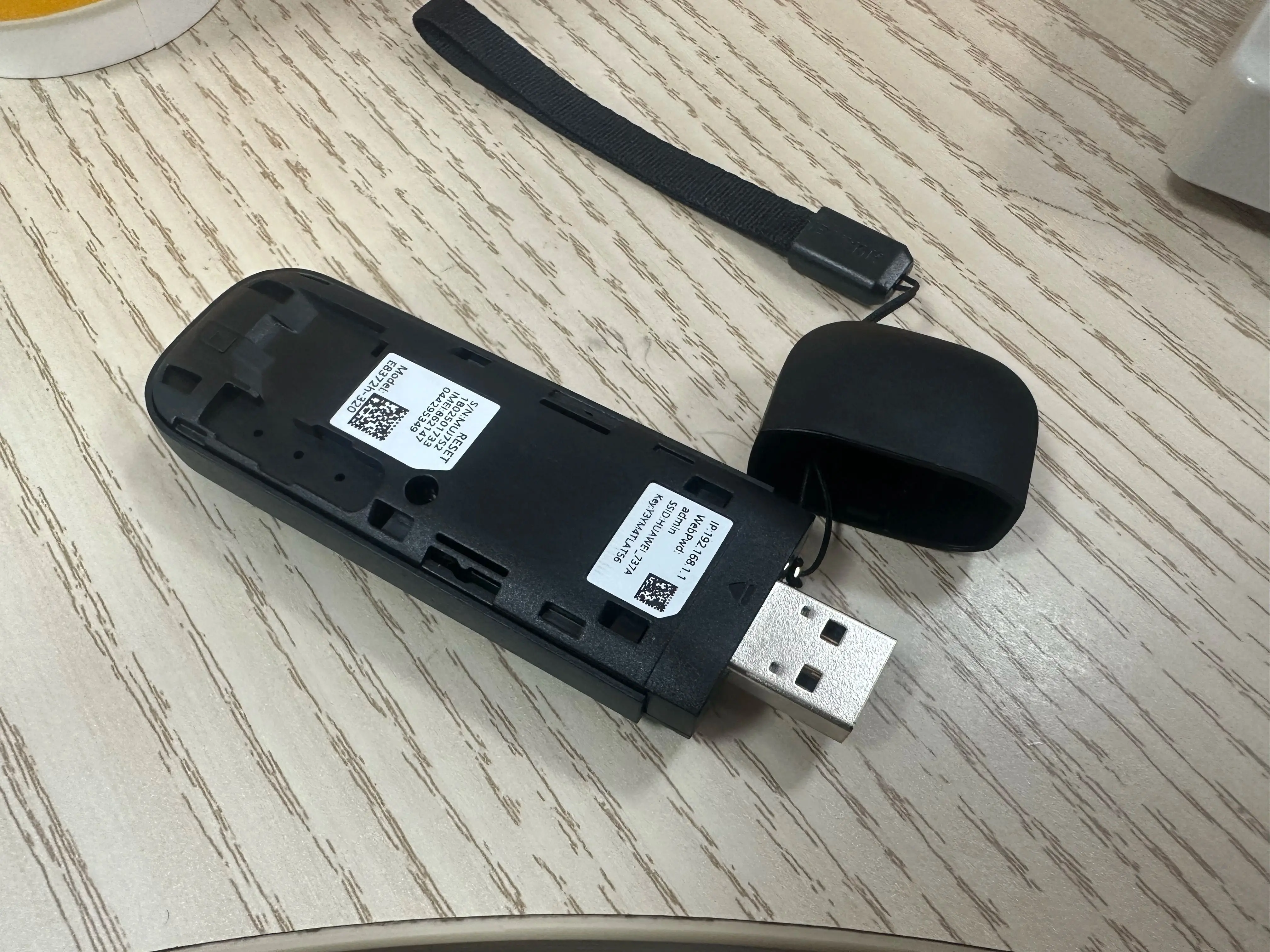 Modem WiFi USB E8372 LTE 4G E8372h-320 (utilisé 90%-95% neuf)