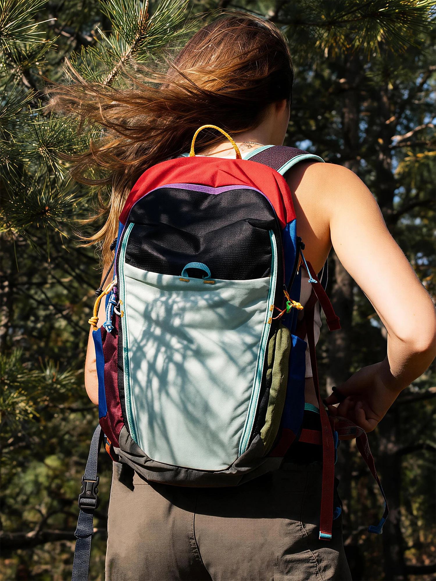sac-a-dos-de-randonnee-et-de-transport-quotidien-leger-et-multifonctionnel-de-18l-durable-avec-systeme-de-dos-respirant-et-support-pour-bouteille-d'eau