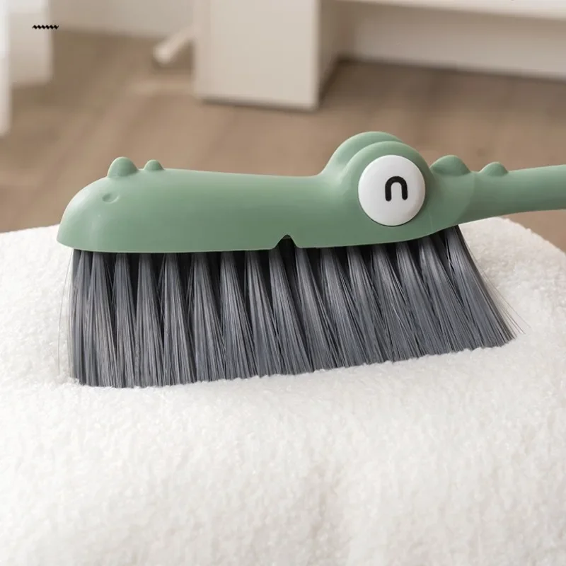 Long-Handled Bed Brush with Cartoon Hippo Design for Household Cleaning Carpet and Bed