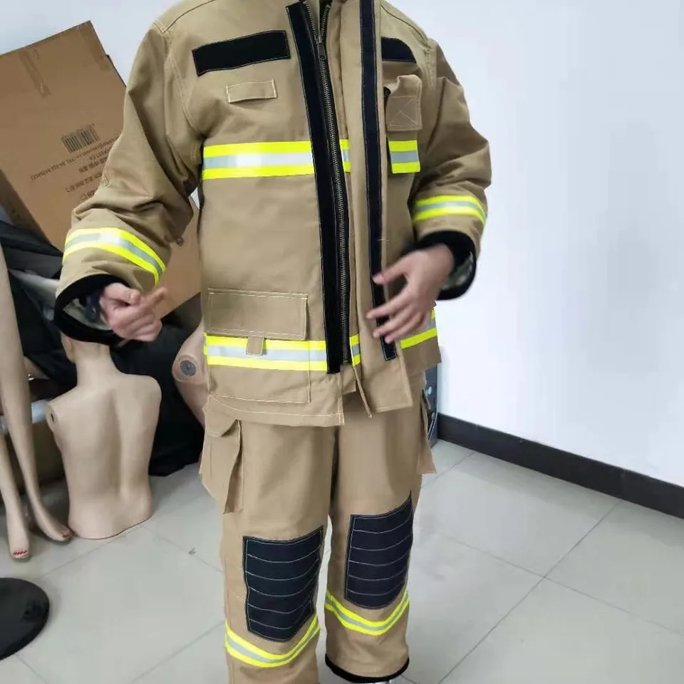 Traje de Bombero Talla XL en Caqui, Versión de Exportación, Tela de Aramida