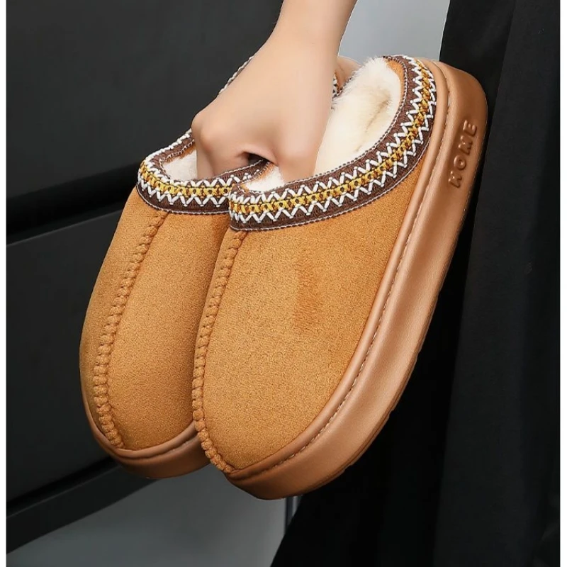 Zapatillas de felpa de suela gruesa para mujer, chanclas de algodón cálidas de estilo Rural para adultos, nuevas botas antideslizantes para el hogar, zapatos peludos de moda, Invierno