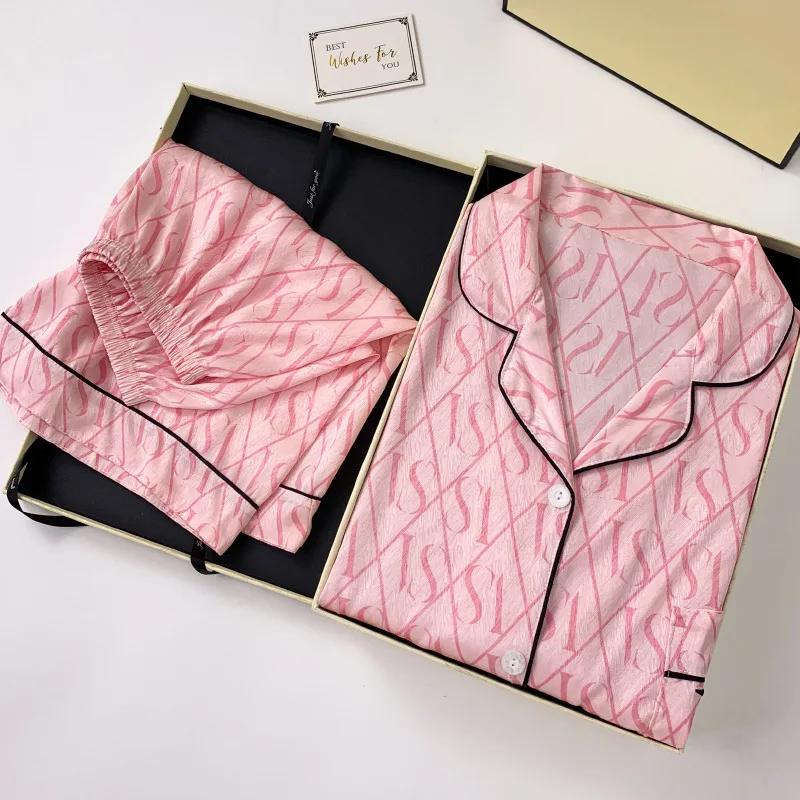 

Spring/Summer New Arrival American-Style Letter Print Ice Silk Short-Sleeved Pyjama Set for Women Elegant Casual Shorts Homewear
