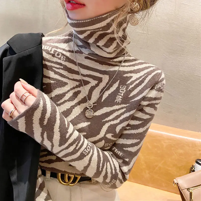 Women\'s Autumn and Winter 2023 New Korean Leopard Fashion Slim Pullover High Neck Striped Long Sleeve Letter Sweater Knit Tops