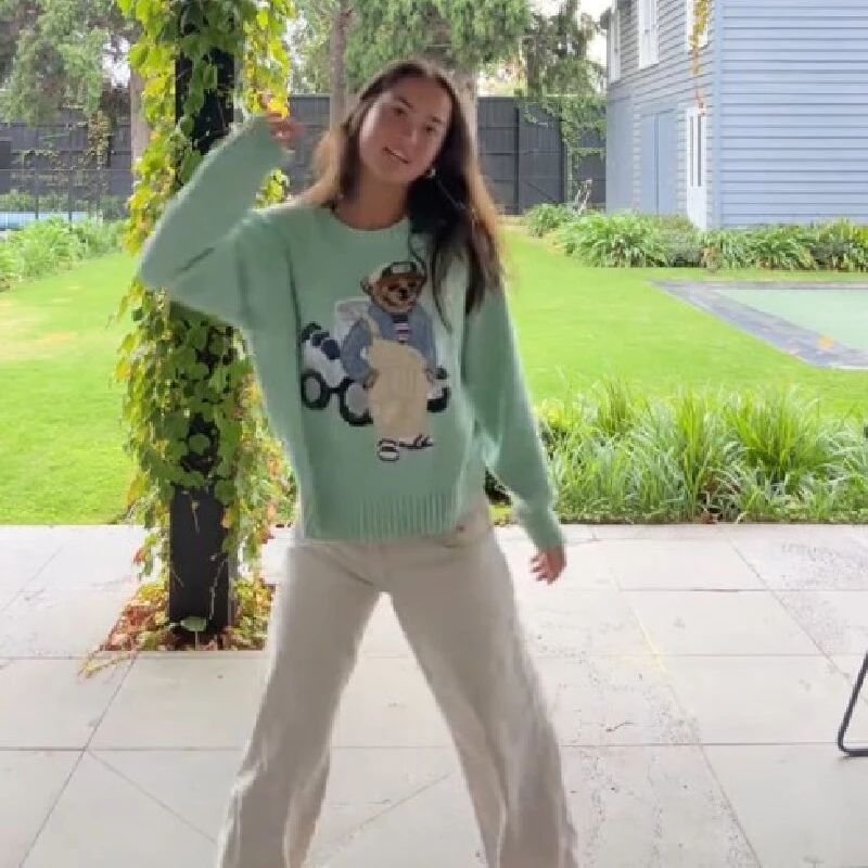 

Повседневный женский свитер, вязаные топы с милым медвежьим принтом, пуловеры с круглым вырезом и длинными рукавами, новинка 2025, осенние универсальные женские свитера