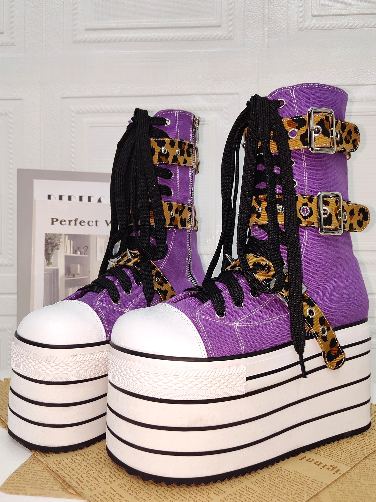 2025 New Product Classic Autumn/winter Gothic Punk Boots Layered Bottom Canvas Lace Middle Boots Japanese Lolita Girls' Boots