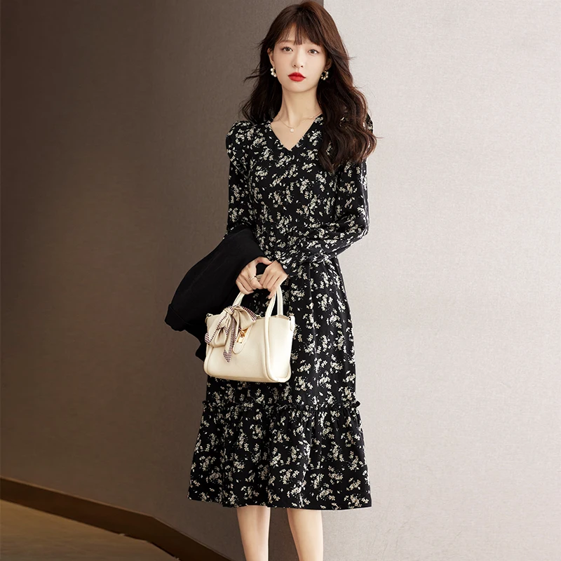 

2023 Autumn New Black Floral Dress for Women Vintage Elegant Long Sleeve V-neck Slim Fit Casual A-line Mid-long Dresses C2167