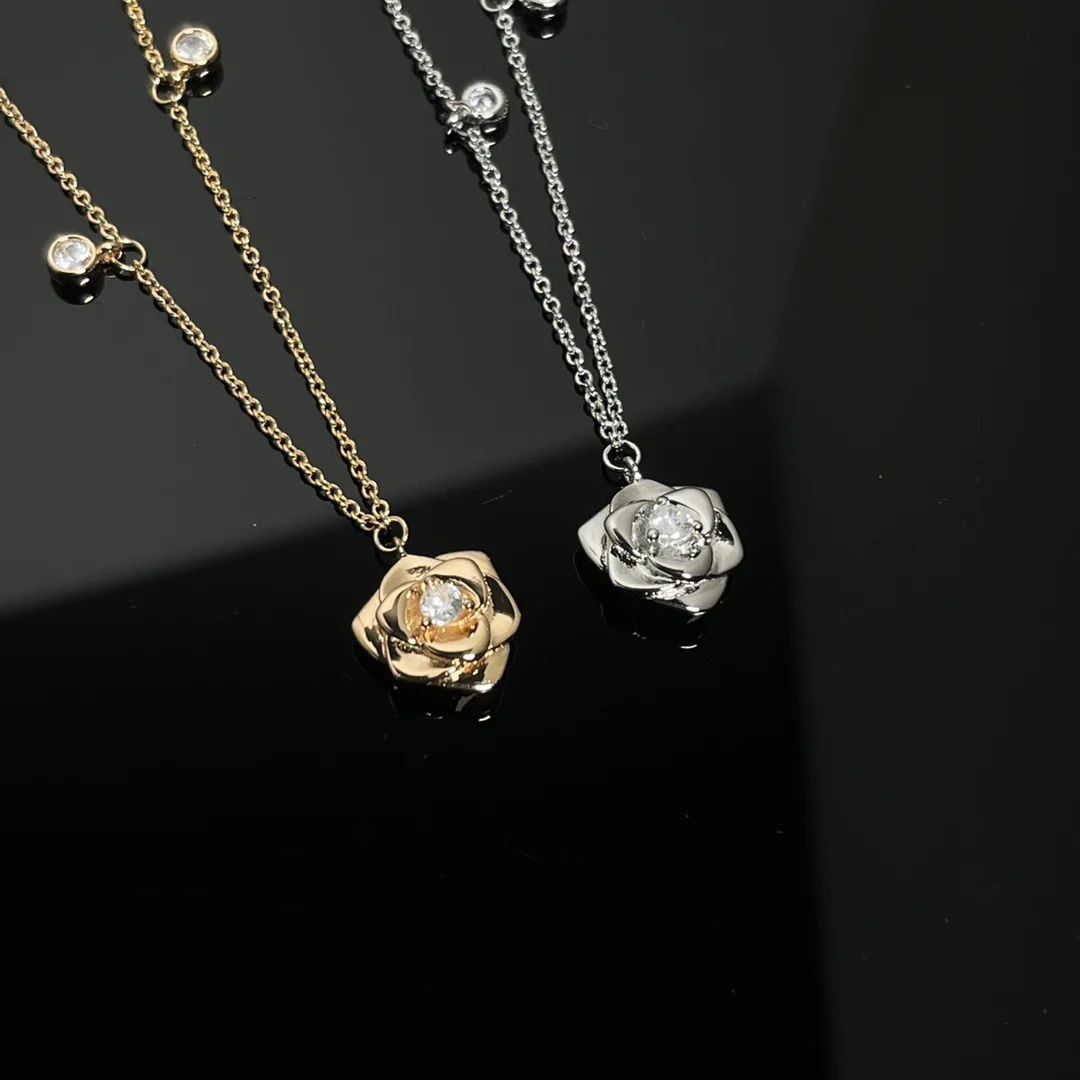 New European and American s925 Silver Diamond Flower Necklace Fashionable, Versatile and Personalized