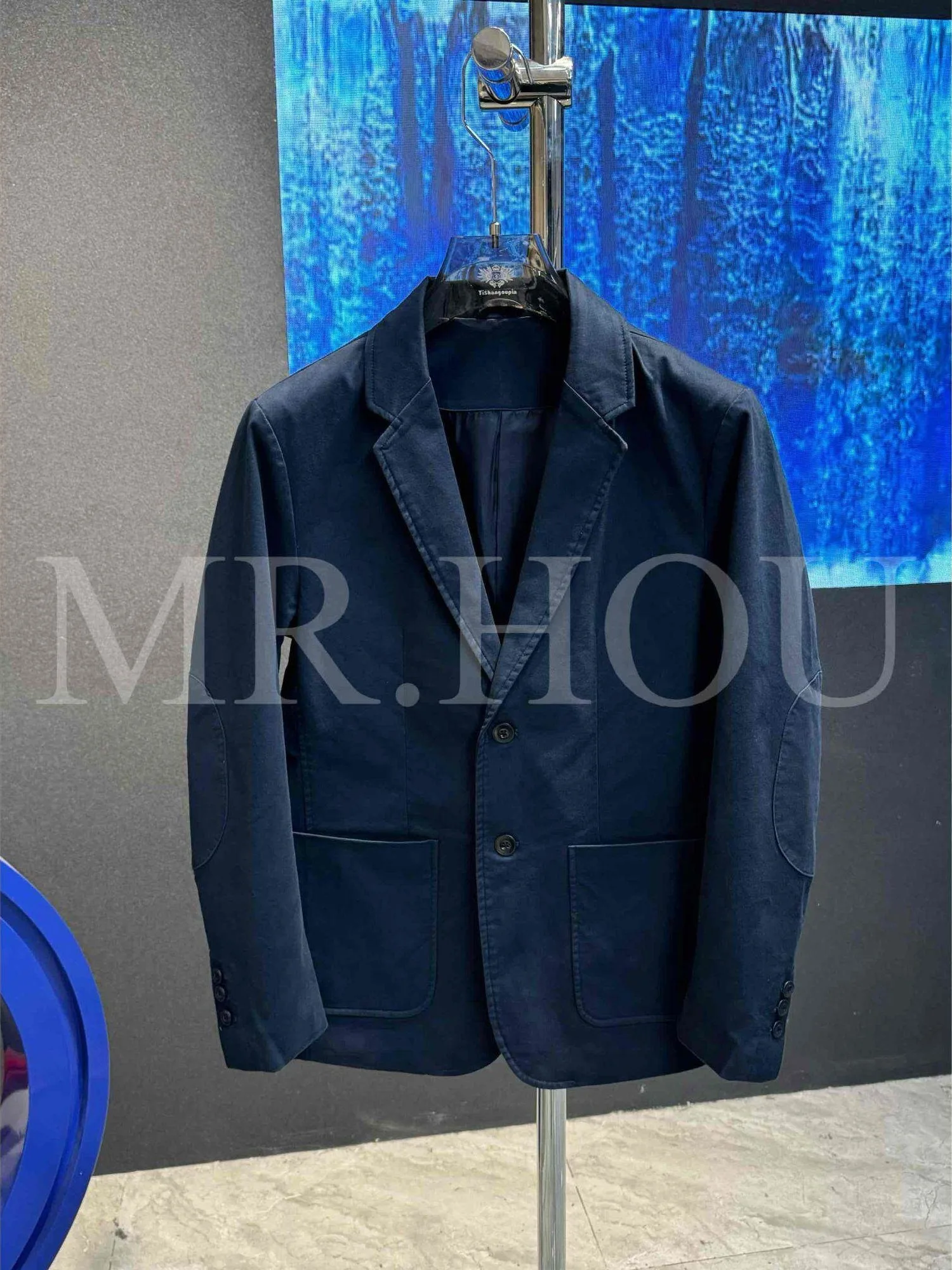 

Spring 2026 Men's Slim Fit Deep Blue Briti Sle Suit Jaet Simple Versatile Casual Faion Warmth Busin Suit Outerwear