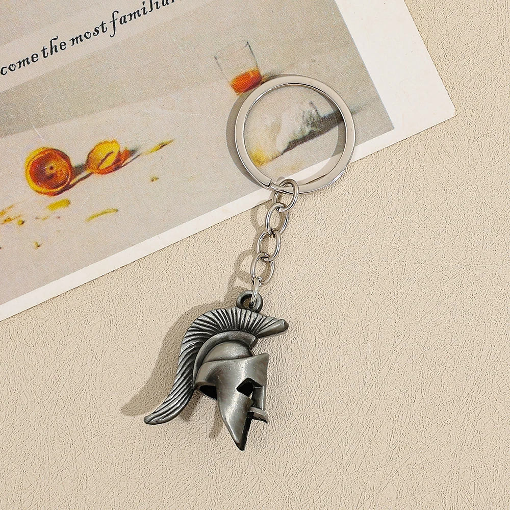 Llaveros de casco de Spartans Retro, llavero de casco de Spartans para amigos, regalos colgantes de cumpleaños encantadores a la moda