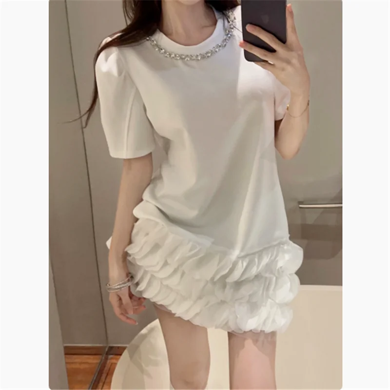 ผู้หญิงสีดําสีขาว Chic ลูกปัด O คอลําลองมินิชุดดอกไม้กลีบ 2025 ฤดูร้อนใหม่แฟชั่นแขนสั้นหลวม T เสื้อชุด