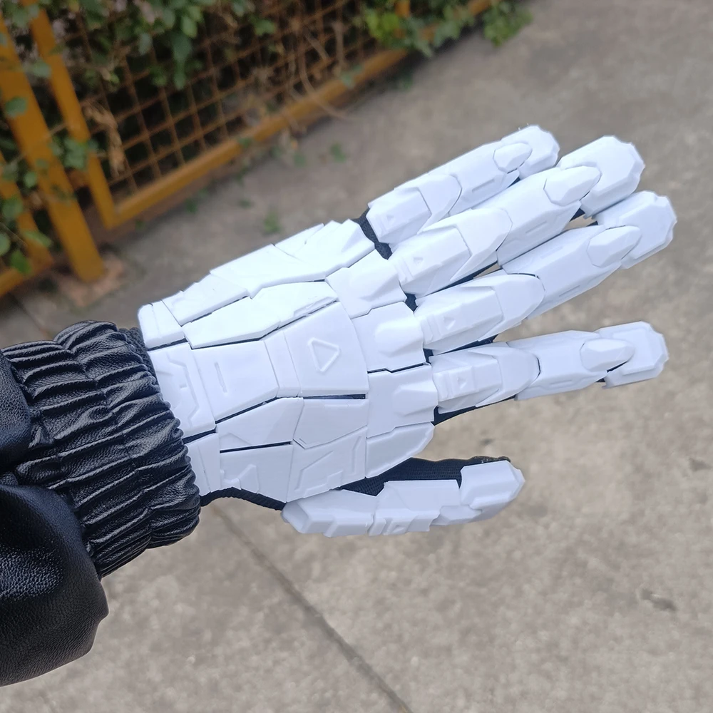 mechanical-gloves-made-from-3d-printed-petg-material-are-flexible-and-have-a-highly-mechanical-look-suitable-for-cosplay