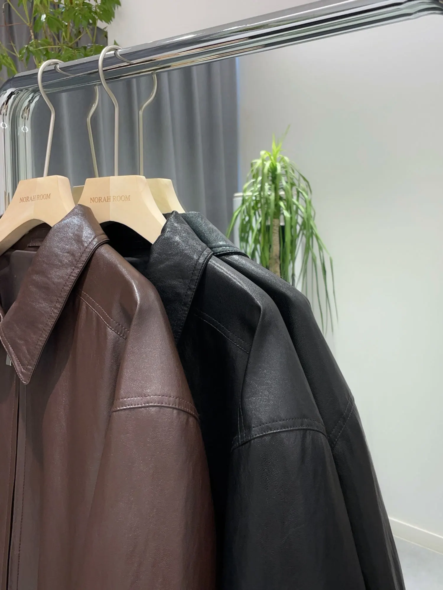 

Genuine FP Zipper Long Sve PU Jaet Bla Spring 2025 Nuo Xiaola Commute Sle Faion Ladies Leather Coat
